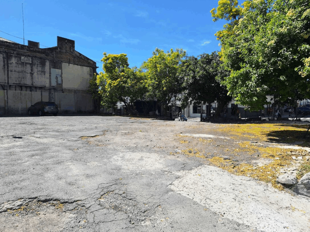 Parqueo Cine Izalco